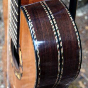 Guitarras de palo santo